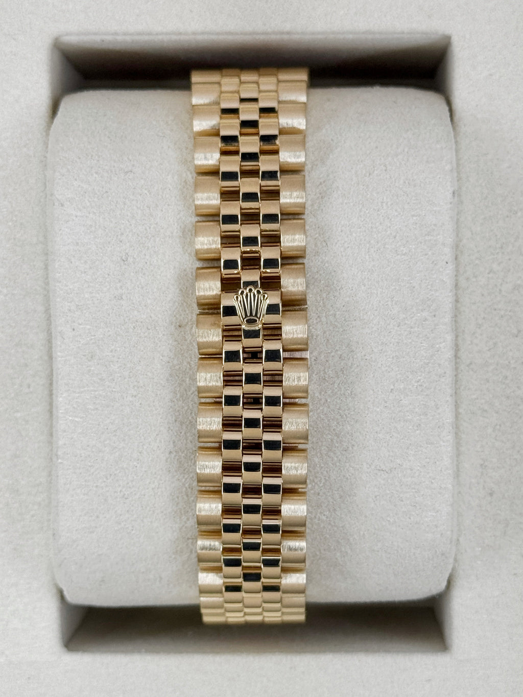 1990 Rolex Datejust 31mm 68278 Yellow Gold Jubilee Champagne Dial (Collectors Set)