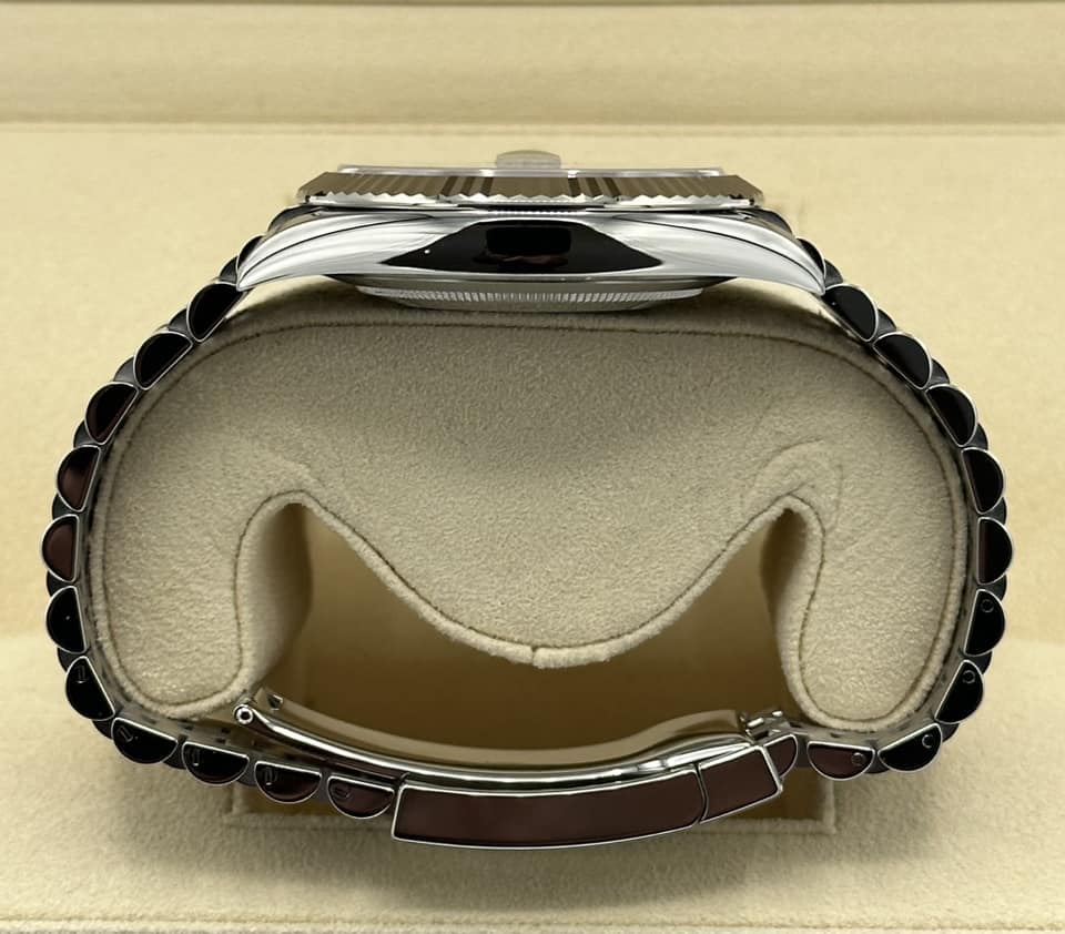 2021 Rolex Datejust 41mm 126334 Jubilee Wimbledon Dial