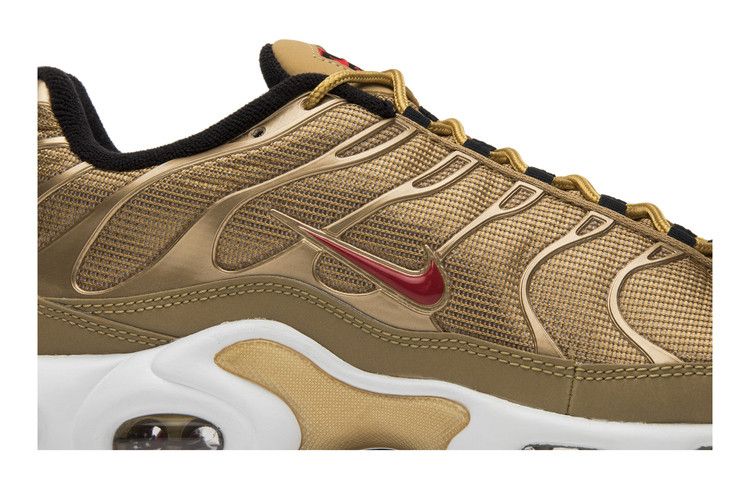 Nike Air Max Plus Metallic Gold