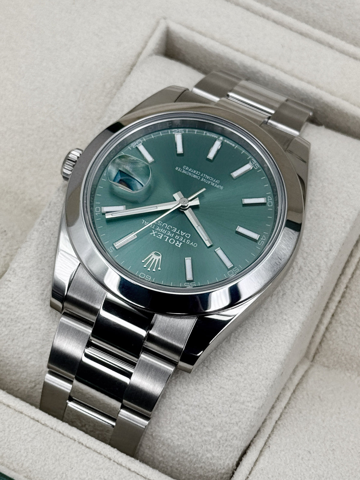2025 Rolex Datejust 41mm 126300 Stainless Steel Oyster Green Dial