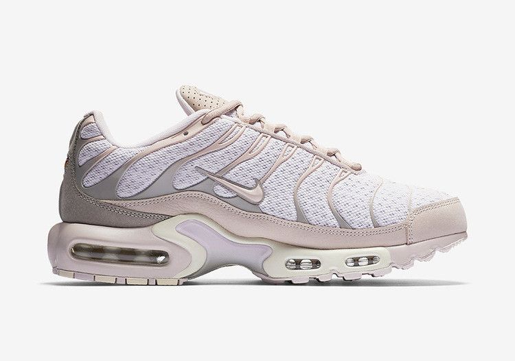 Nike Air Max Plus Pearl Pink