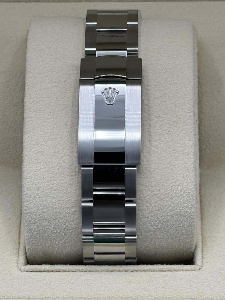2023 Rolex Datejust 41mm 126300 Oyster Green Dial