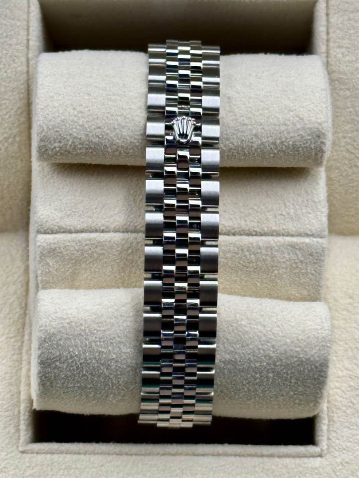 NEW 2022 Rolex Ladies Datejust 28mm 279174 Diamond Mother of Pearl Dial