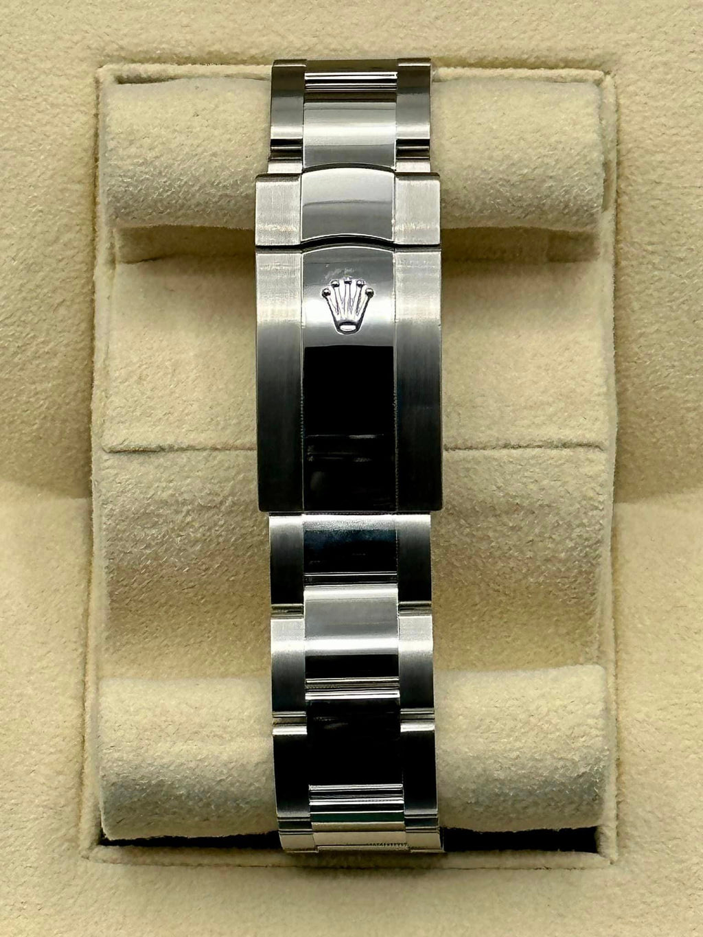 New 2023 Rolex Datejust 41mm 126300 Oyster Green Dial