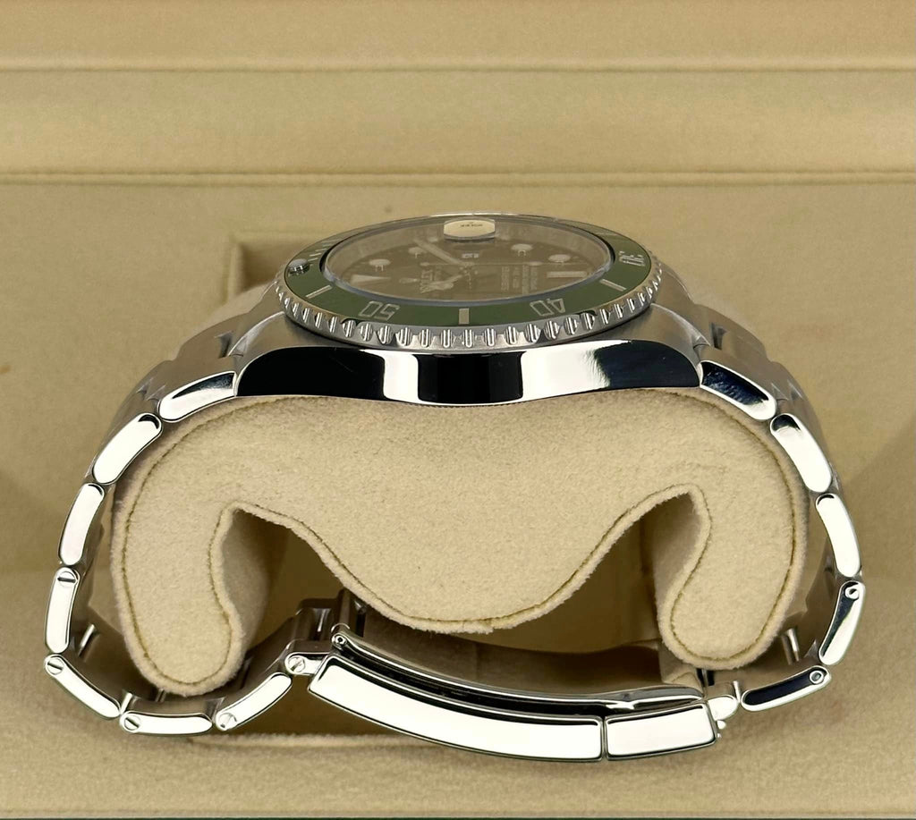 Rolex Submariner "Hulk" 40mm 116610LV Green Dial