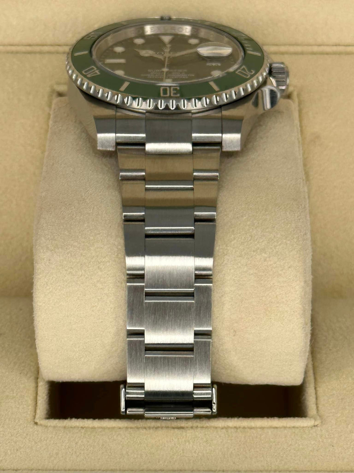 Rolex Submariner "Hulk" 40mm 116610LV Green Dial