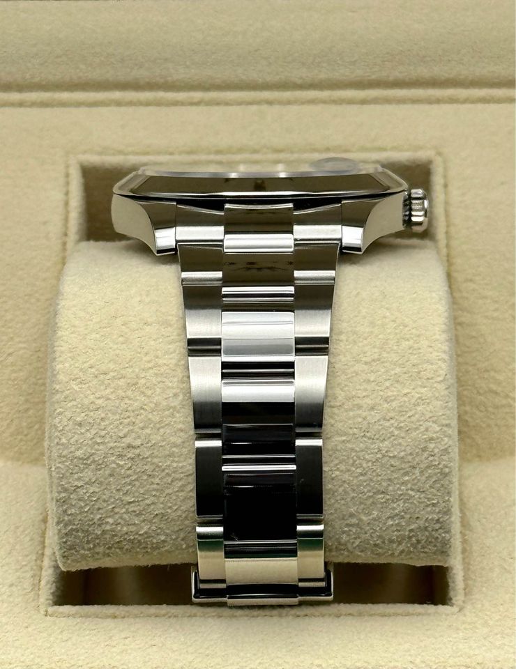 NEW 2023 Rolex Datejust 41mm 126300 Oyster Green Dial