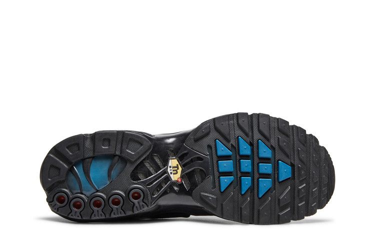 Nike Air Max Plus Off Noir Black Enamel Green