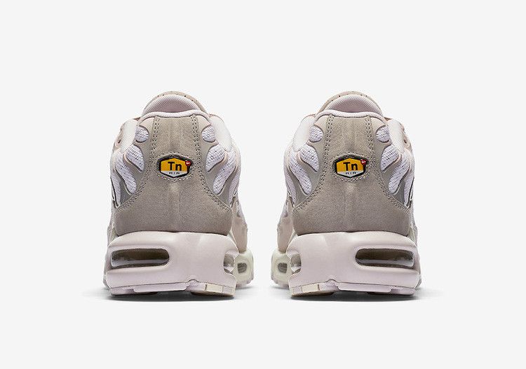Nike Air Max Plus Pearl Pink