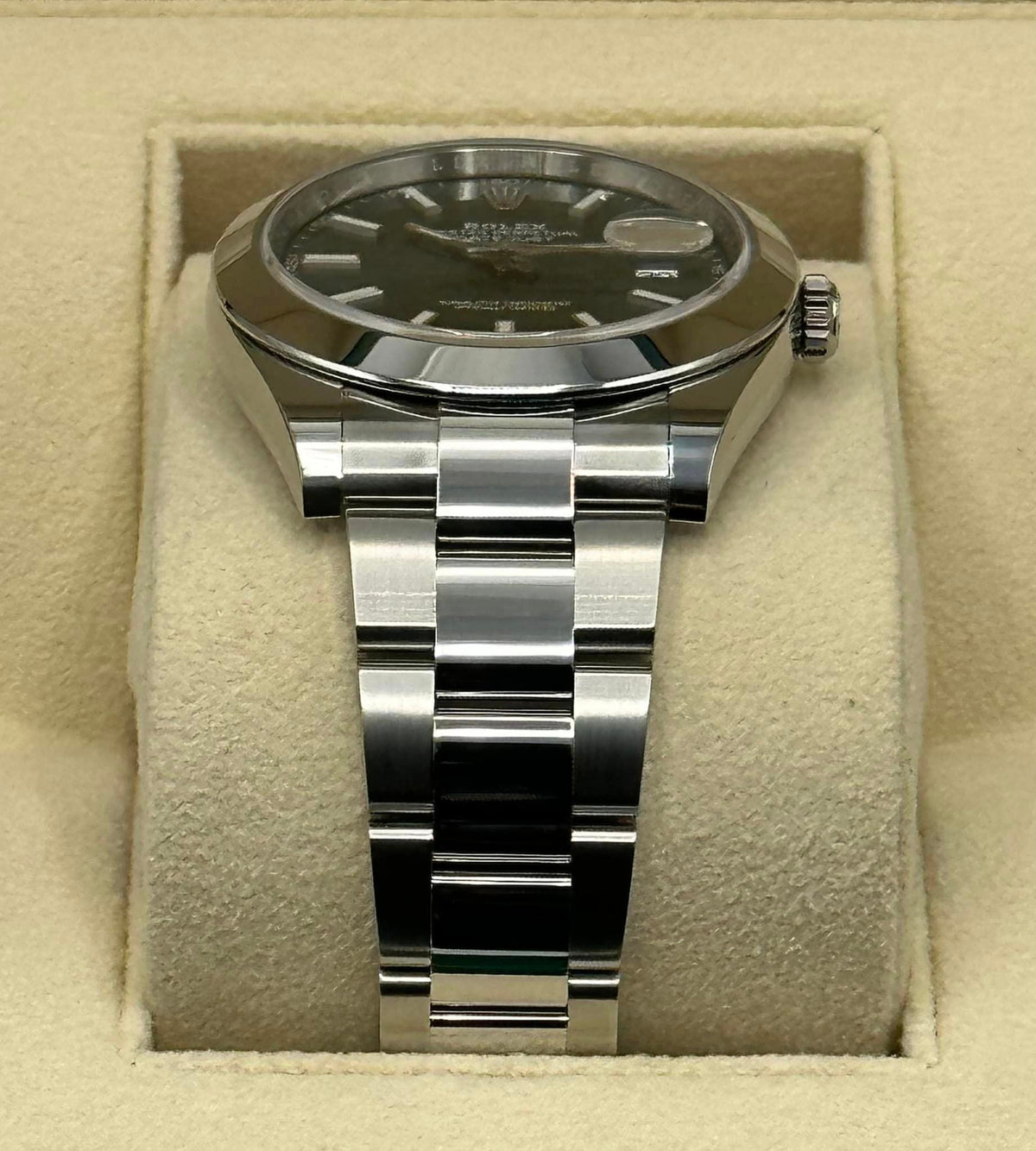 New 2023 Rolex Datejust 41mm 126300 Oyster Green Dial