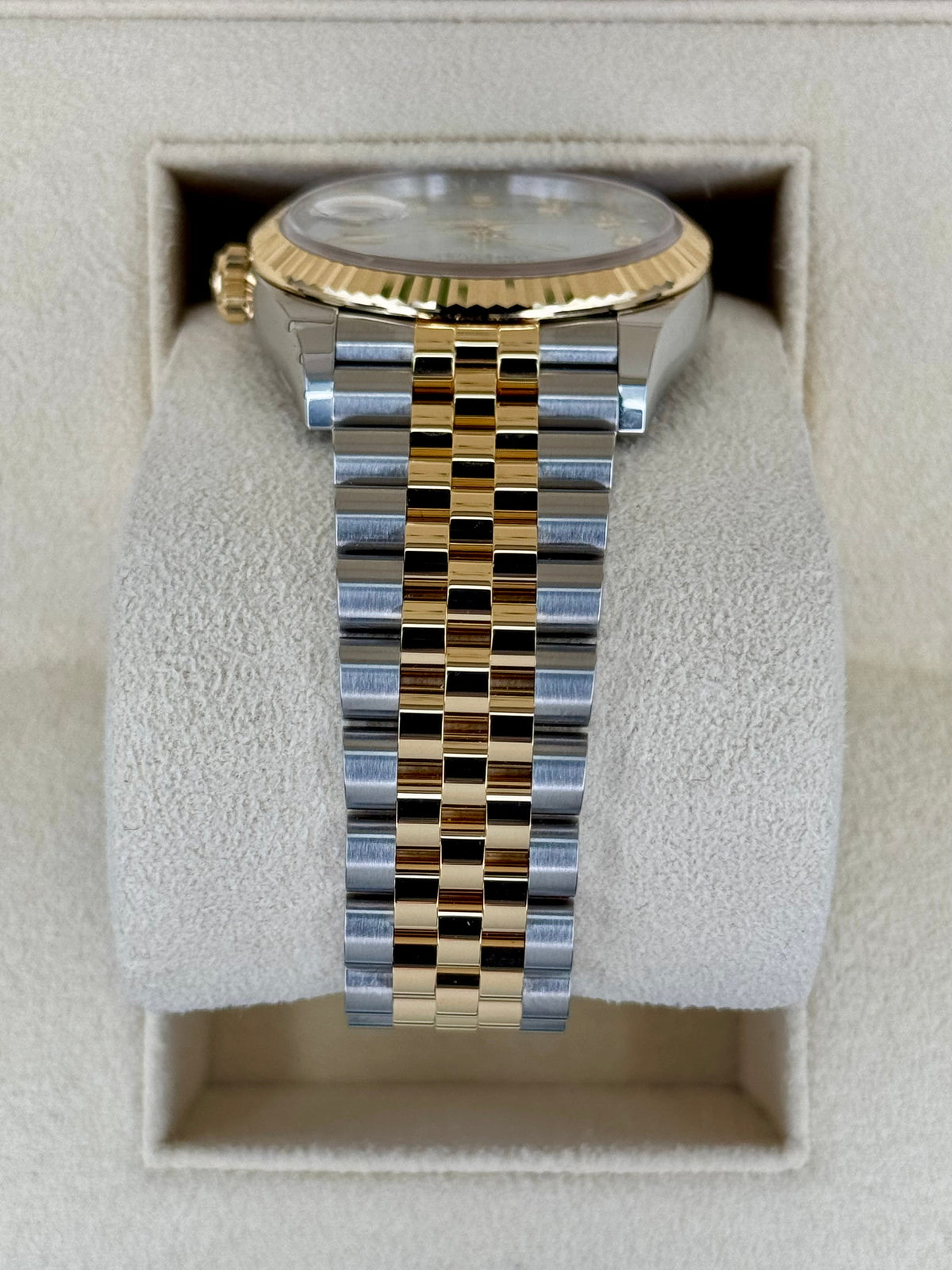 NEW 2025 Rolex Datejust 36mm 126233 Mother of Pearl Diamond Dial