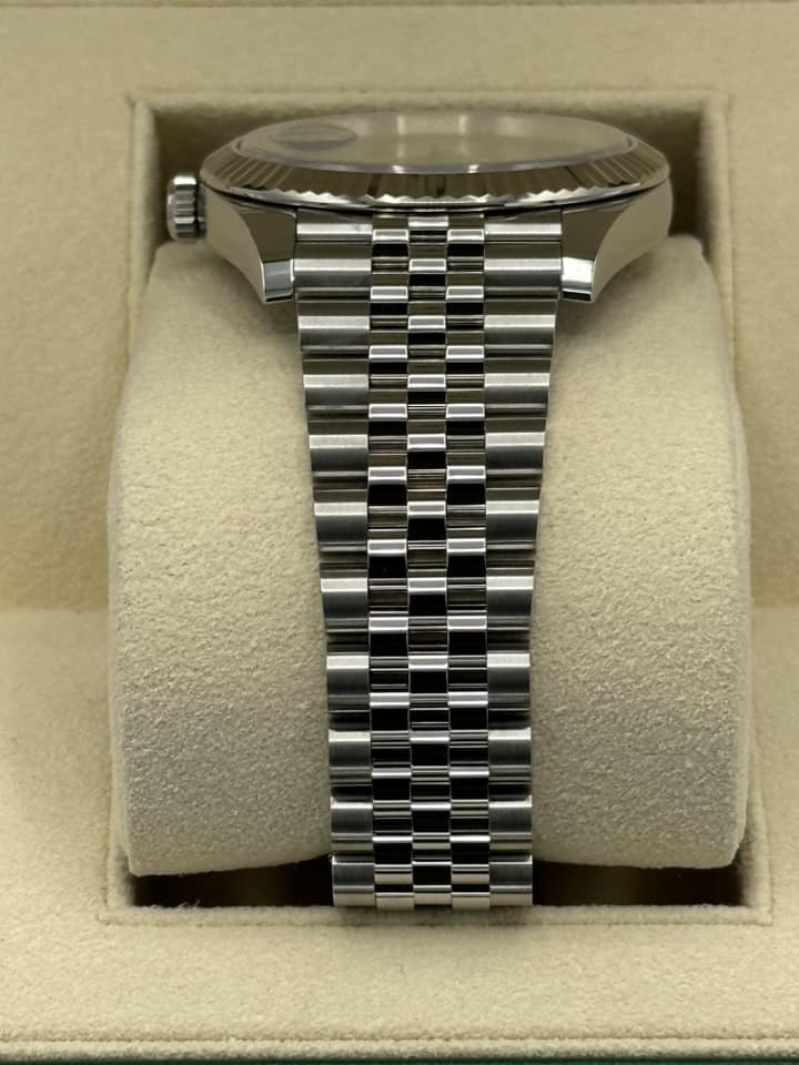 2021 Rolex Datejust 41mm 126334 Jubilee Wimbledon Dial