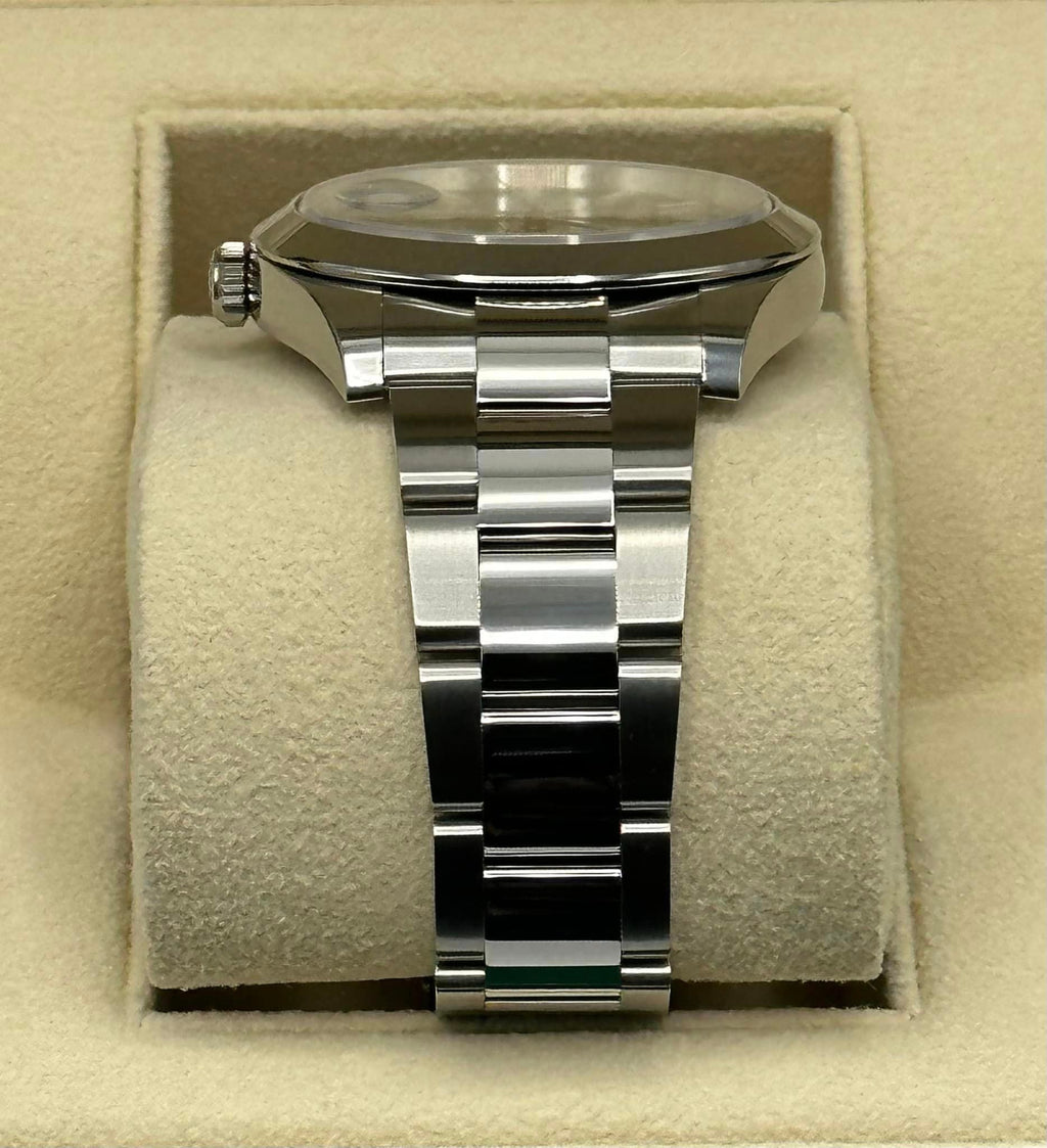 New 2023 Rolex Datejust 41mm 126300 Oyster Green Dial