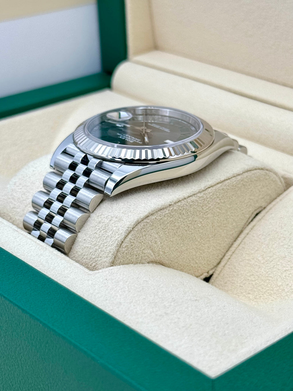 2023 Rolex Datejust 41mm 126334 Stainless Steel Jubilee Wimbledon Dial