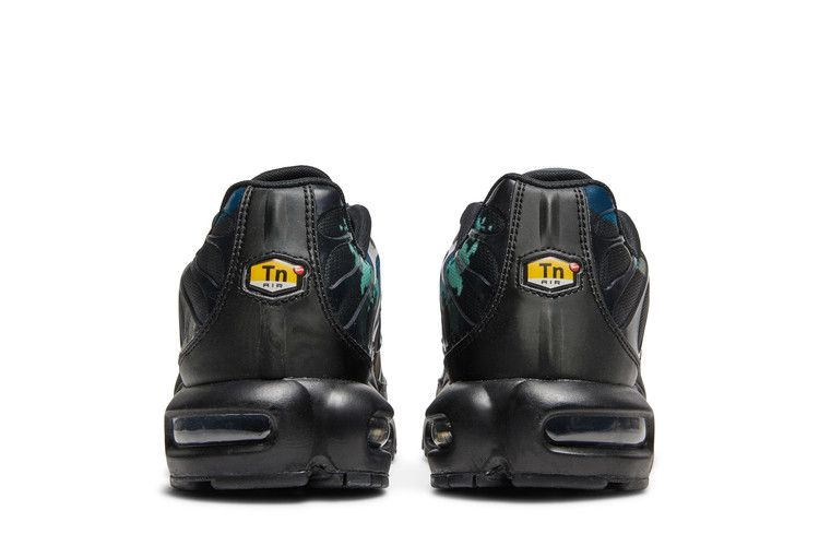 Nike Air Max Plus Off Noir Black Enamel Green