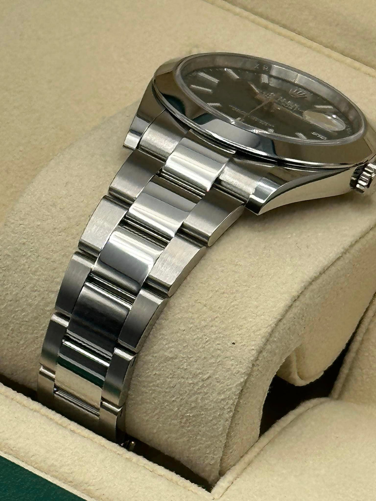 New 2023 Rolex Datejust 41mm 126300 Oyster Green Dial