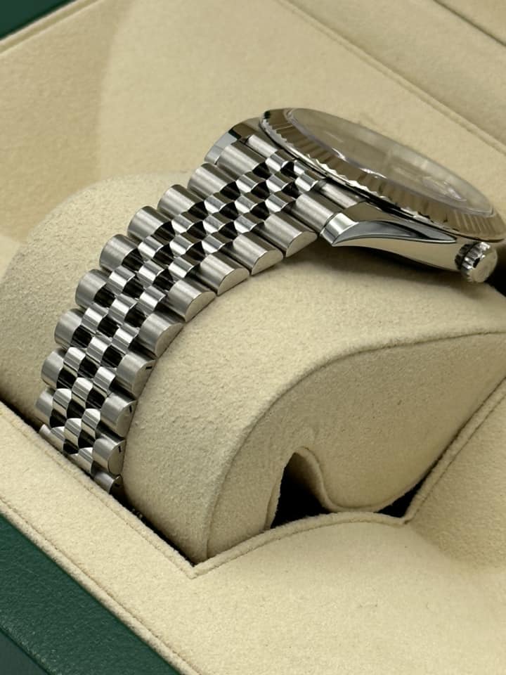 2021 Rolex Datejust 41mm 126334 Jubilee Wimbledon Dial