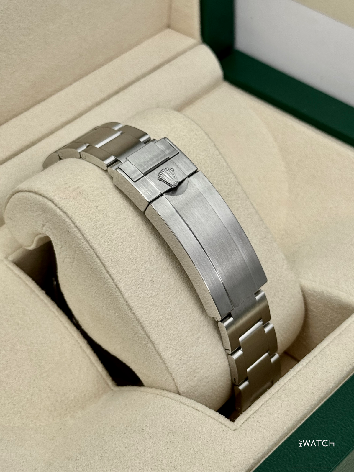 2019 Rolex Submariner “Hulk” 40mm 116610LV Green Dial