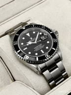 2000 Rolex Submariner 40mm 16610 Stainless Steel Black Dial