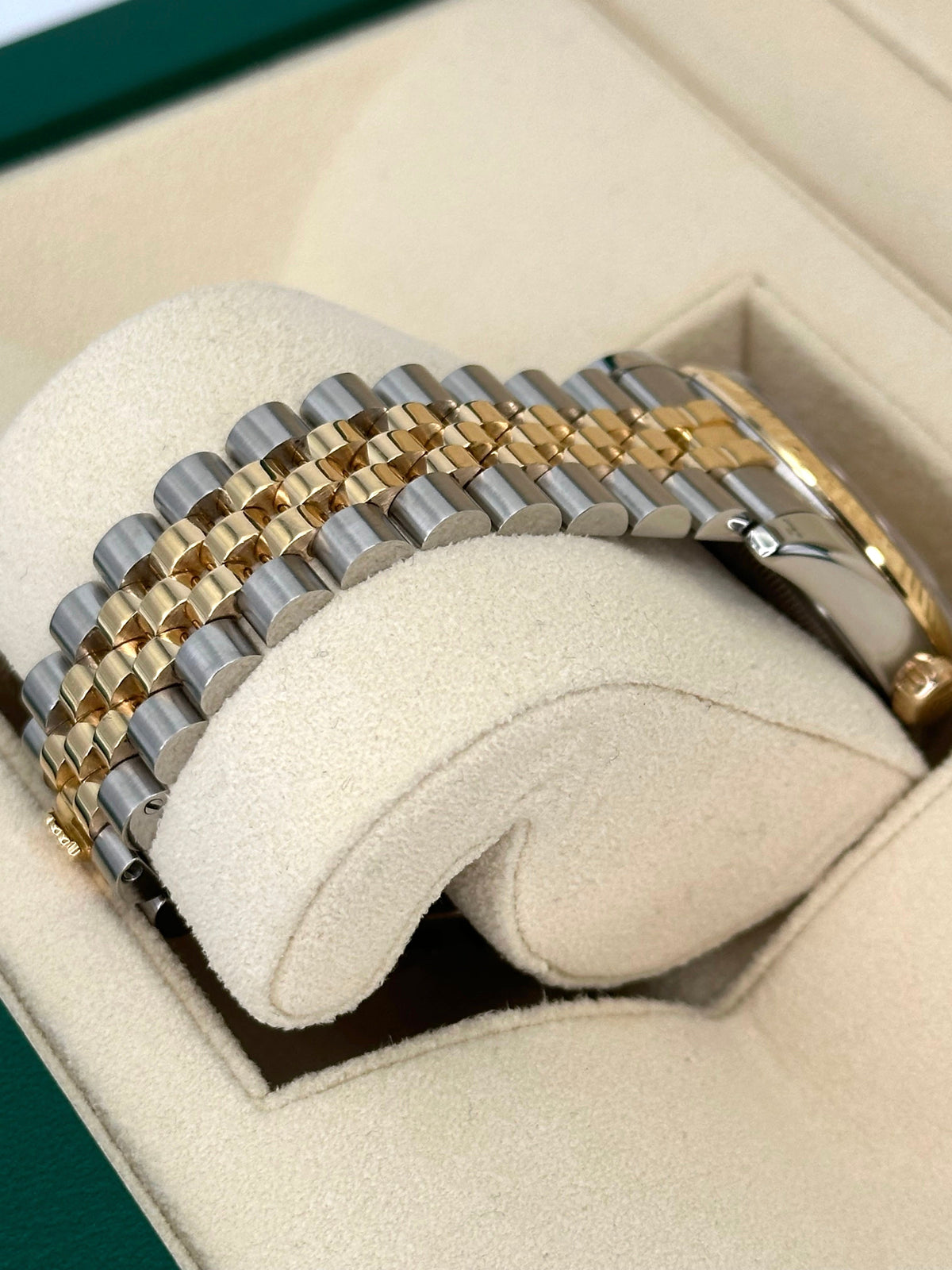 2005 Rolex Datejust 36mm 116233 Two-Tone Jubilee Champagne Dial