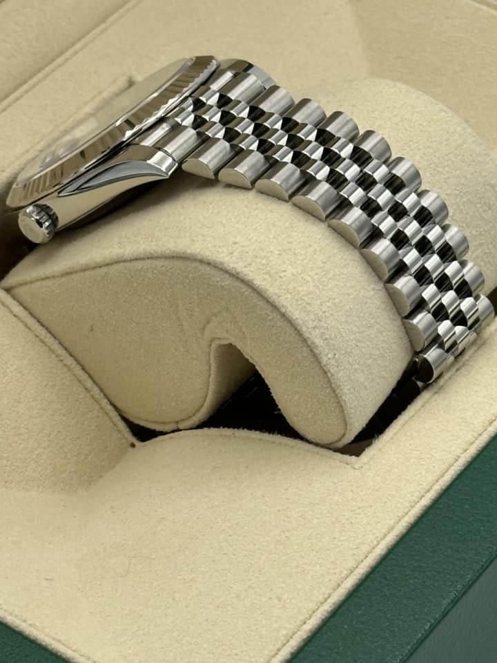 2021 Rolex Datejust 41mm 126334 Jubilee Wimbledon Dial