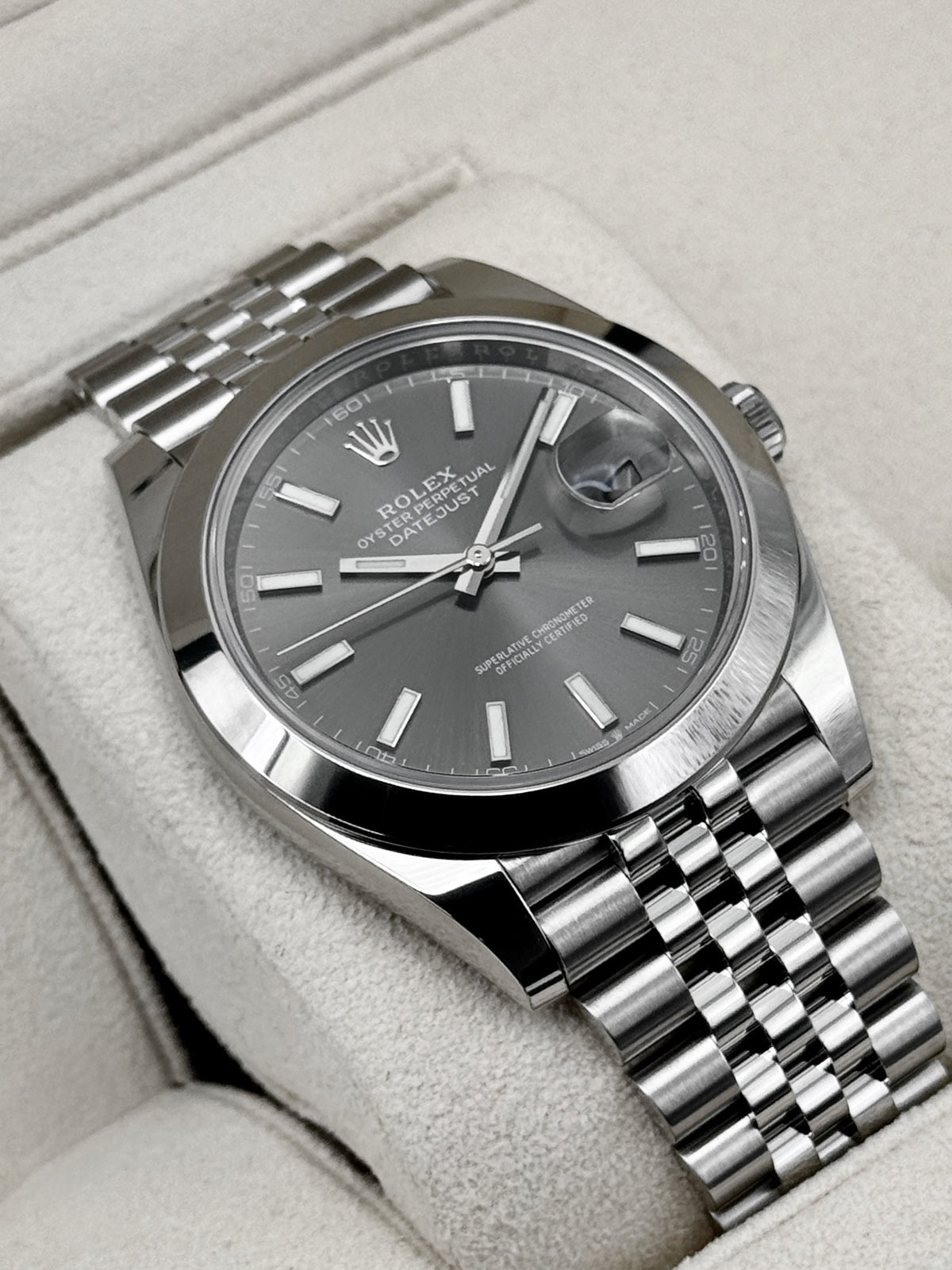 2024 Rolex Datejust 41mm 126300 Stainless Steel Jubilee Rhodium Dial