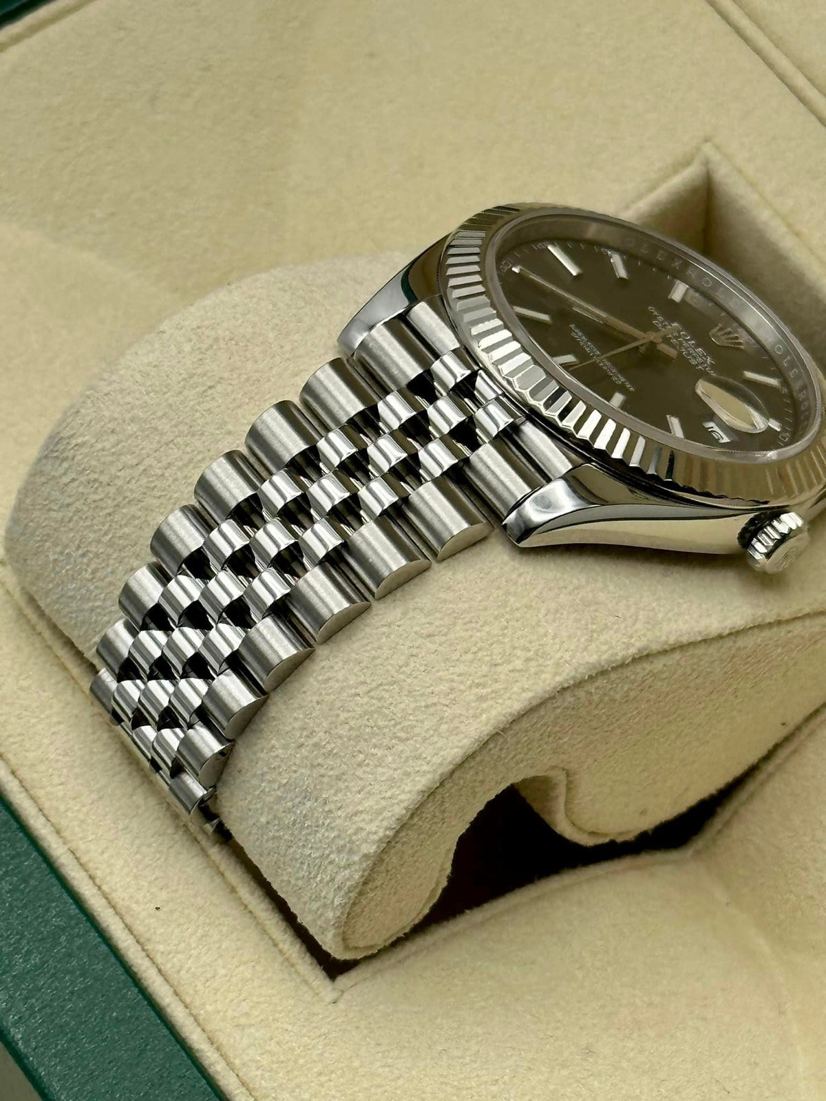 2017 Datejust 41mm 126334 Jubilee Rhodium Dial