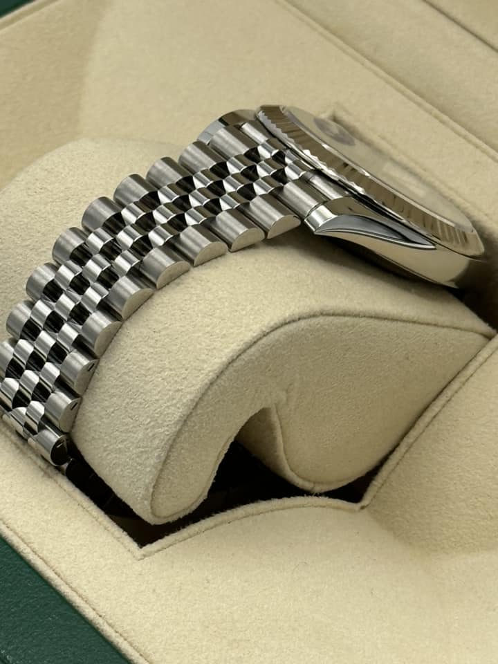 2021 Rolex Datejust 41mm 126334 Jubilee Wimbledon Dial