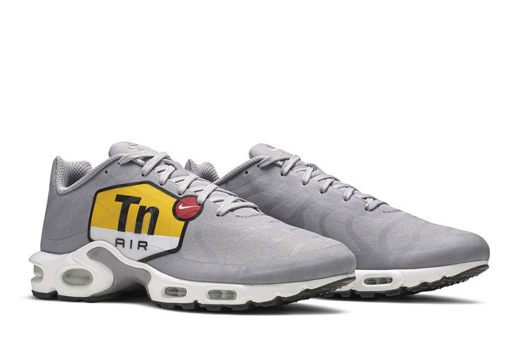 Nike Air Max Plus Big Logo Wolf Grey