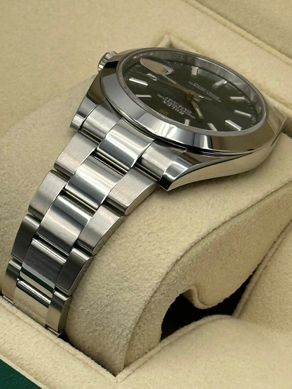 New 2023 Rolex Datejust 41mm 126300 Oyster Green Dial