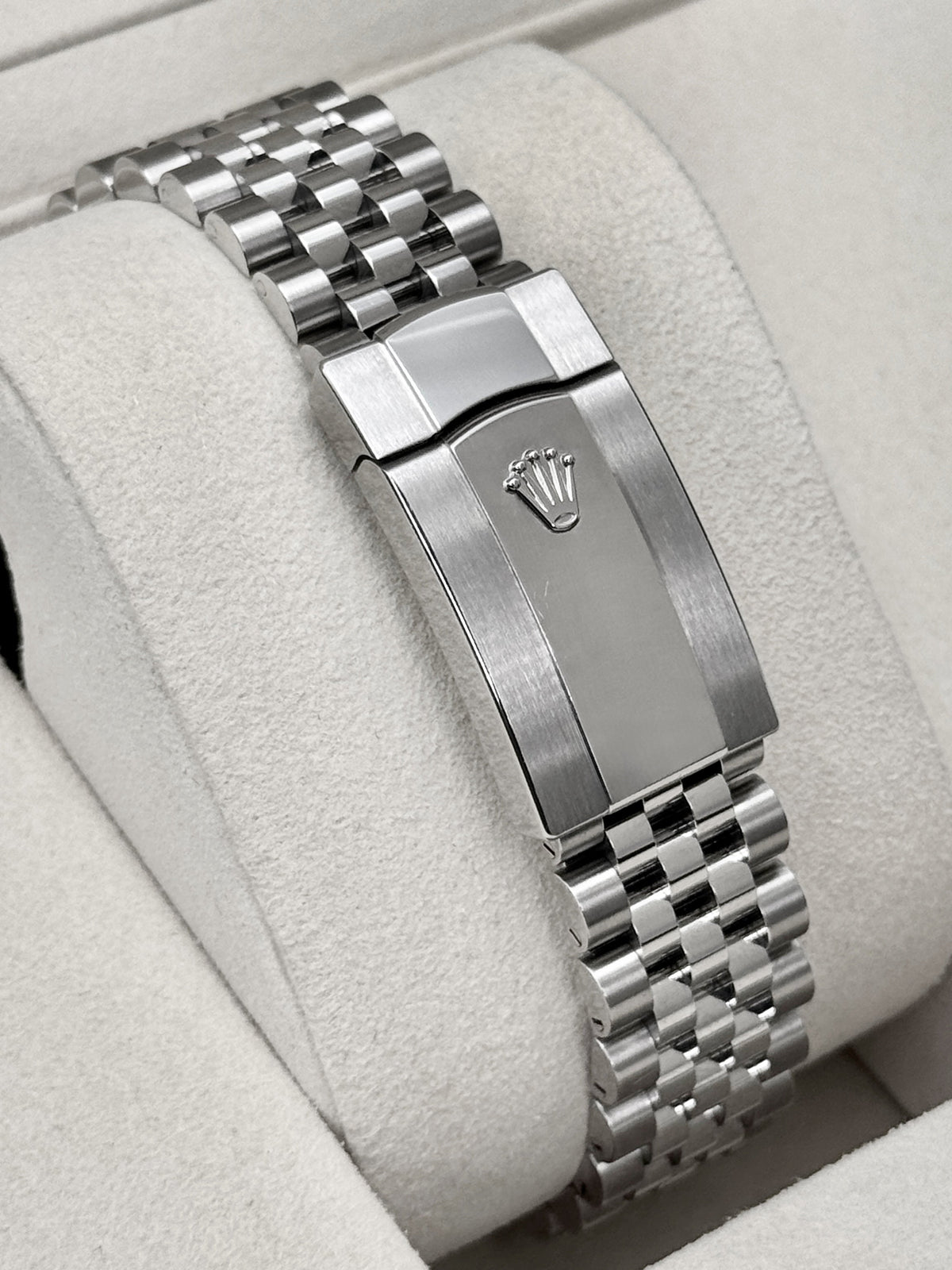 NEW 2026 Rolex Datejust 41mm 126334 Stainless Steel Jubilee White Roman Numeral Dial