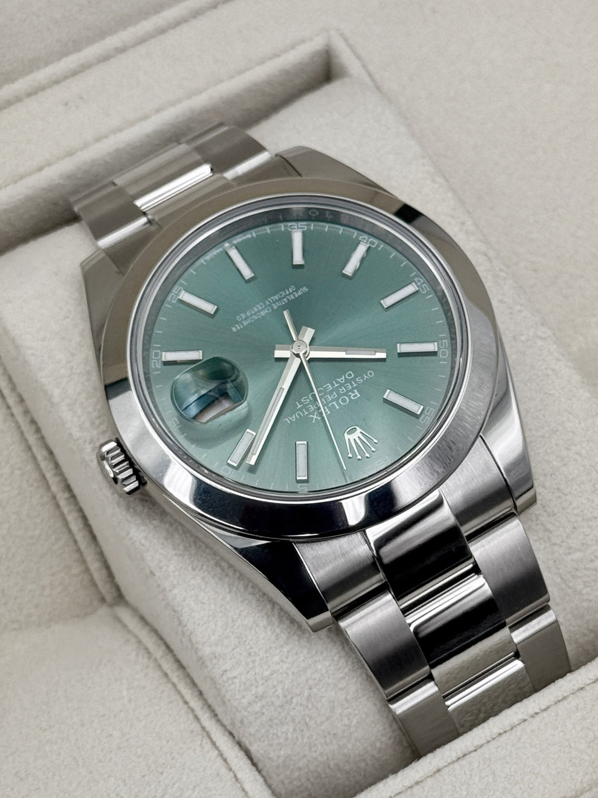 2025 Rolex Datejust 41mm 126300 Stainless Steel Oyster Green Dial