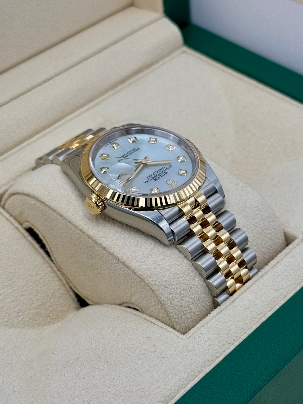 NEW 2025 Rolex Datejust 36mm 126233 Mother of Pearl Diamond Dial