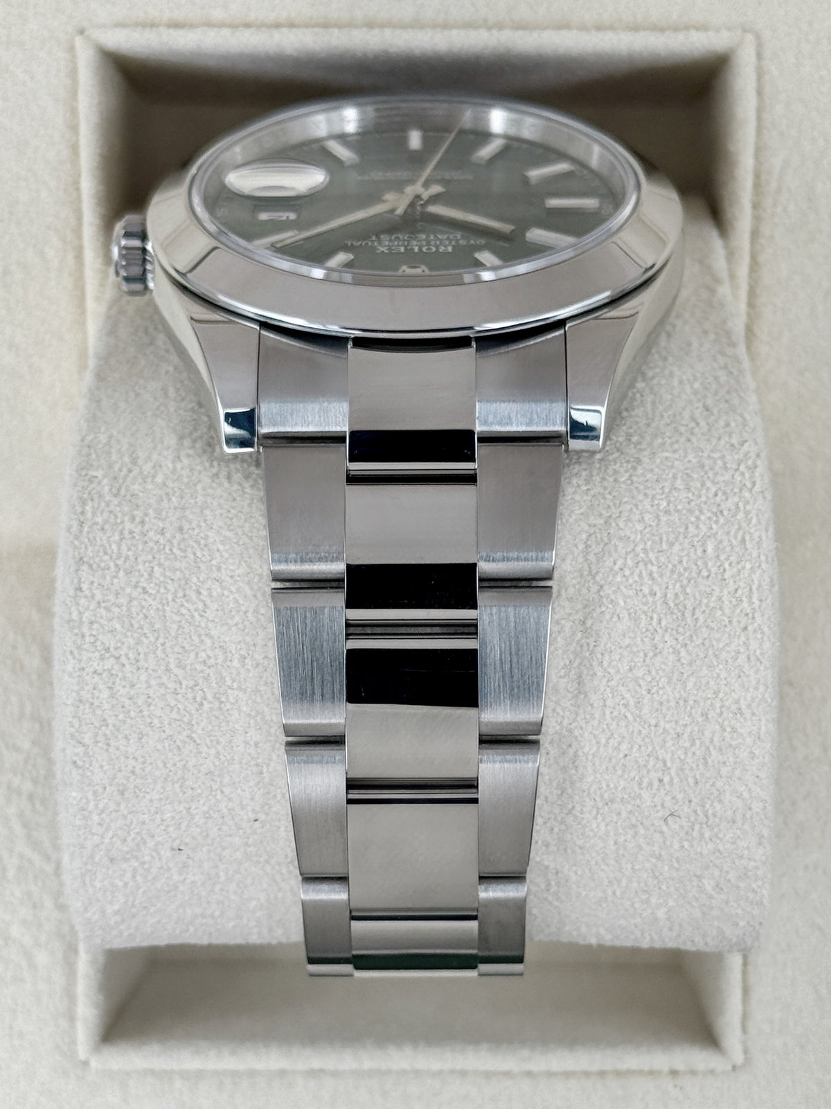 2025 Rolex Datejust 41mm 126300 Stainless Steel Oyster Green Dial