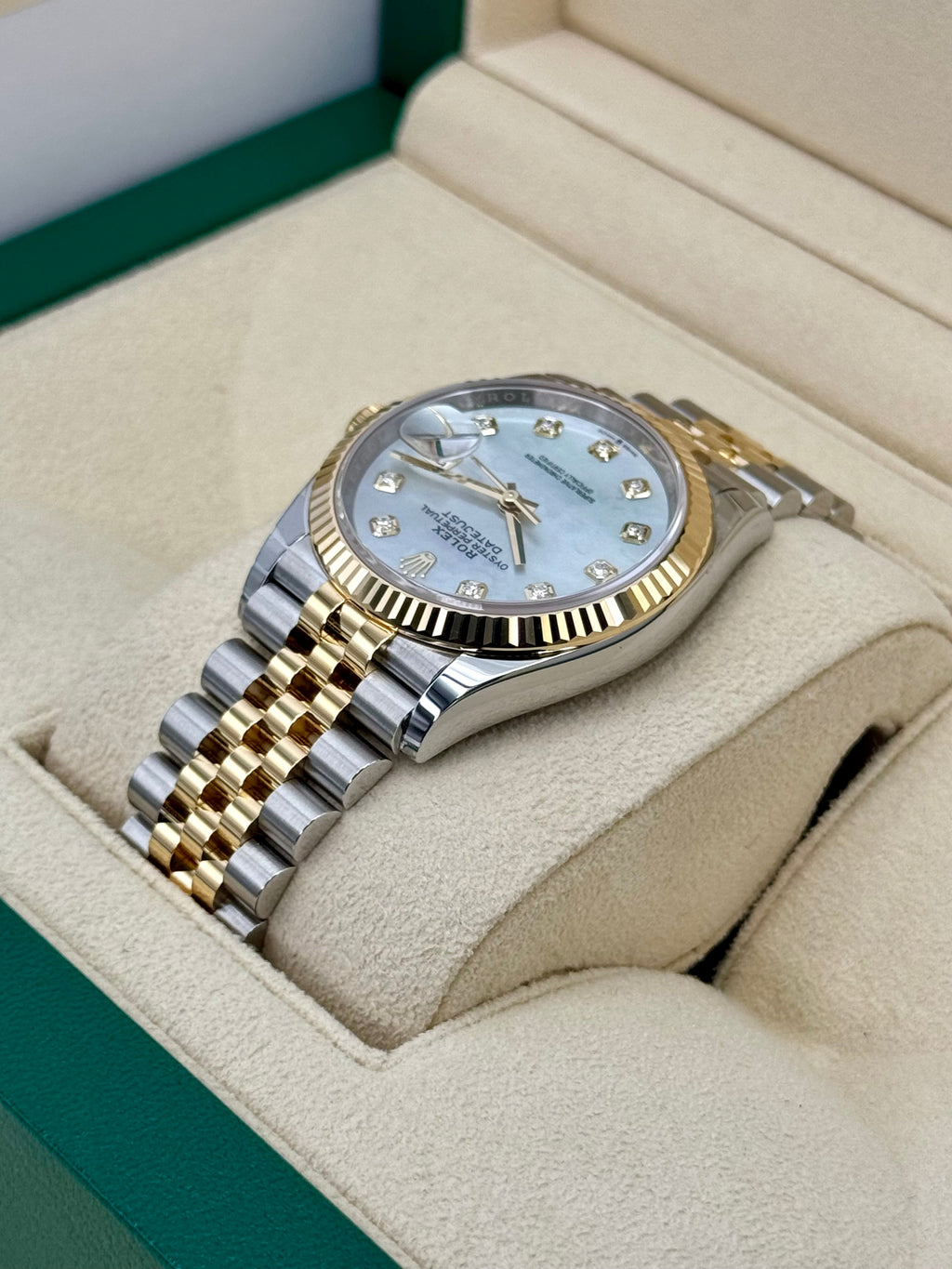 NEW 2025 Rolex Datejust 36mm 126233 Mother of Pearl Diamond Dial