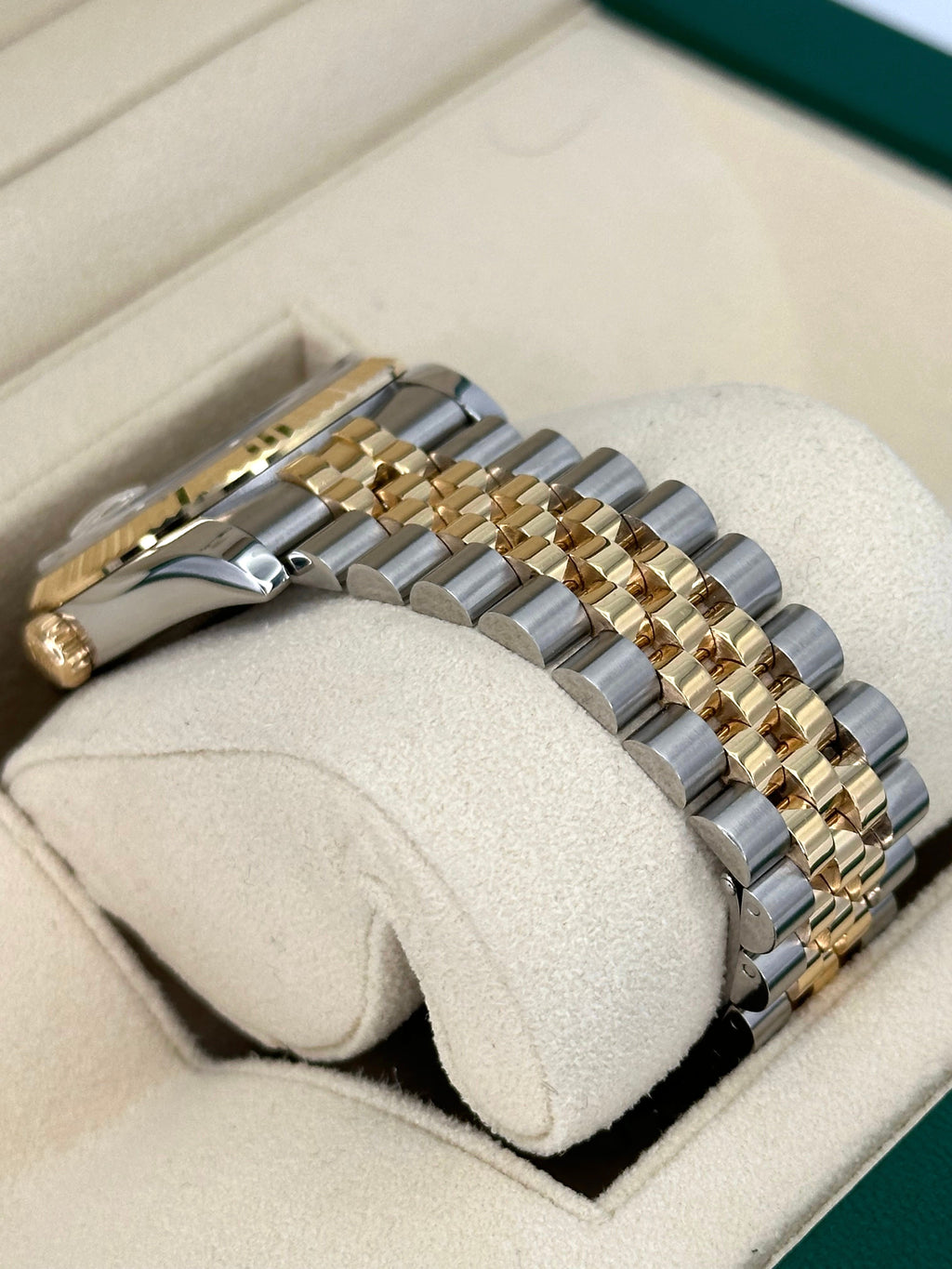 2005 Rolex Datejust 36mm 116233 Two-Tone Jubilee Champagne Dial