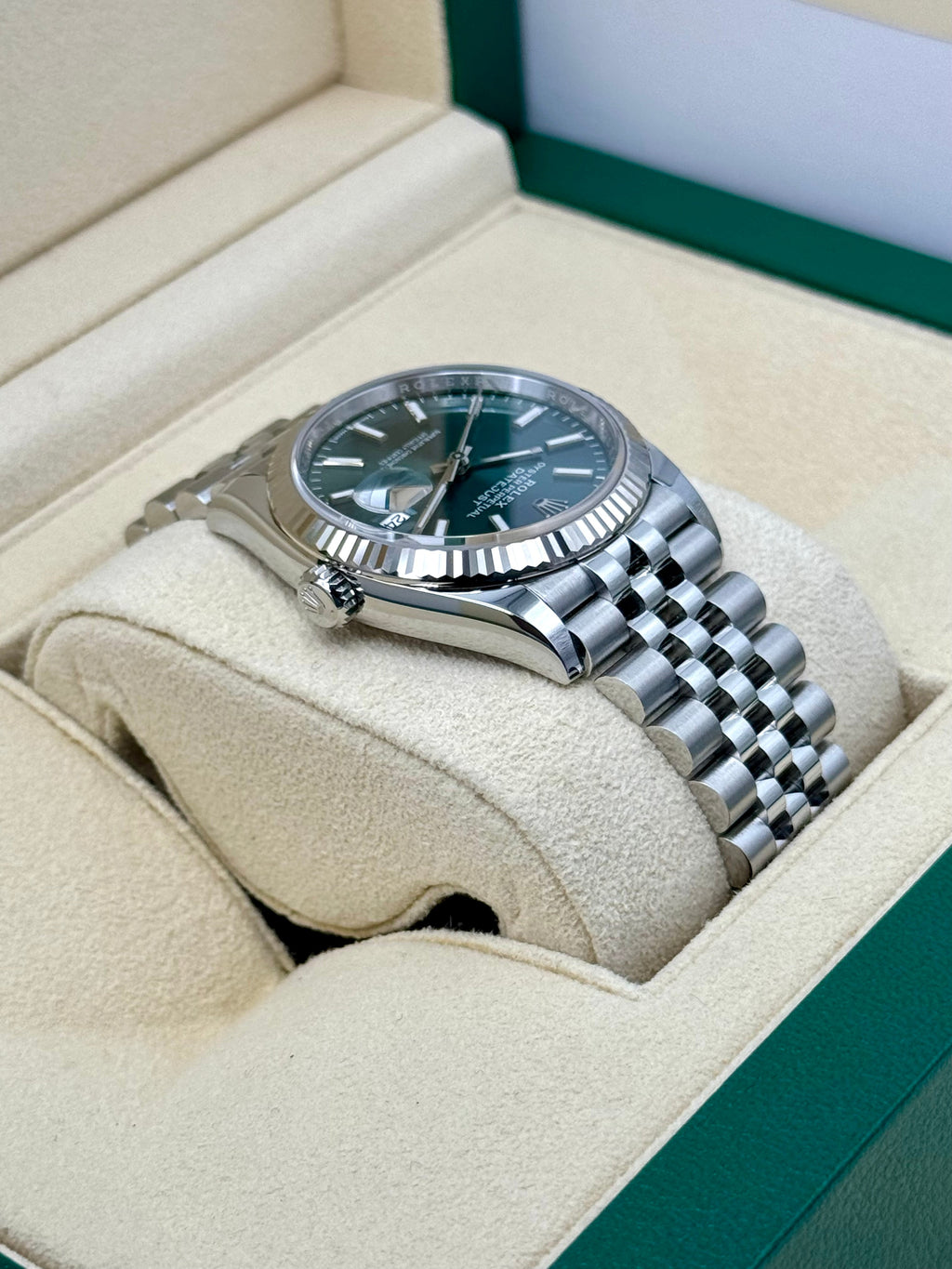 NEW 2023 Rolex Datejust 36mm 126234 Stainless Steel Jubilee Green Dial