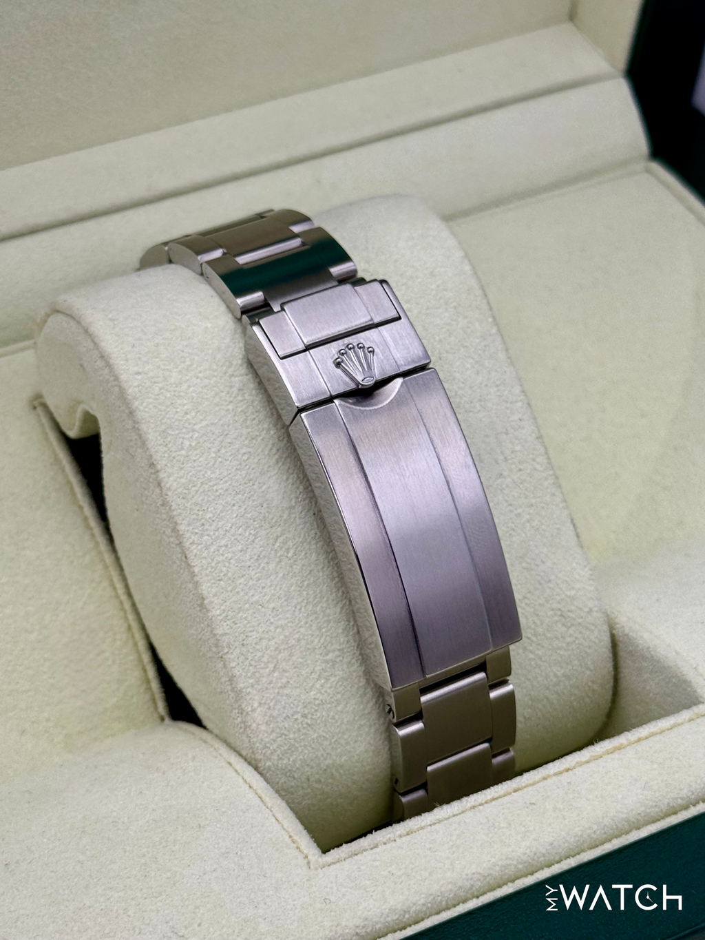 2015 Rolex Submariner “Hulk” 40mm 116610LV Green Dial