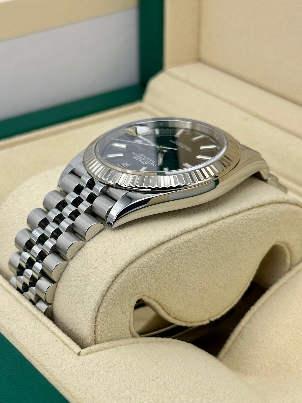 2021 Rolex Datejust 41mm 126334 Stainless Steel Jubilee Black Stick Dial