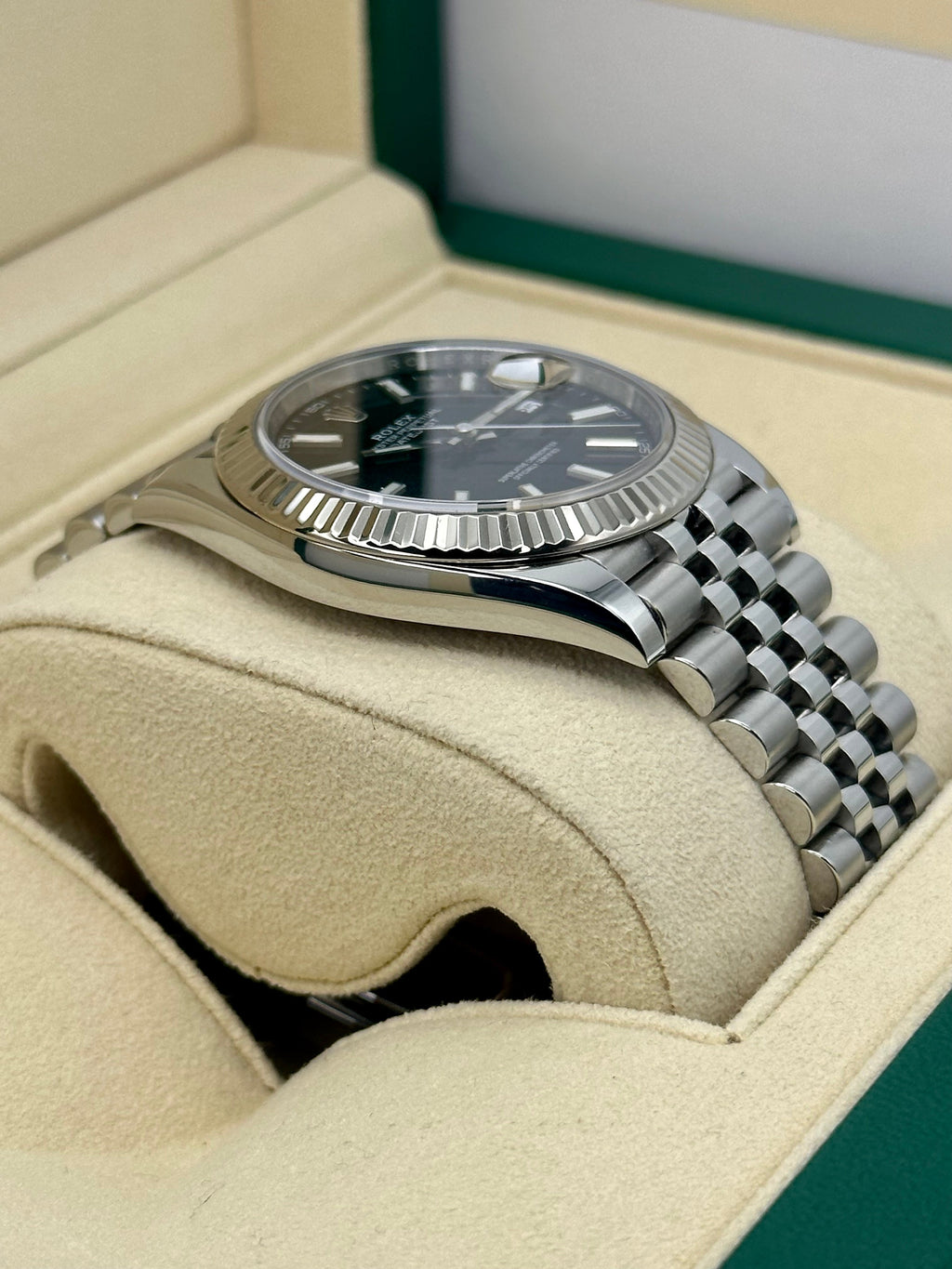 2021 Rolex Datejust 41mm 126334 Stainless Steel Jubilee Black Stick Dial