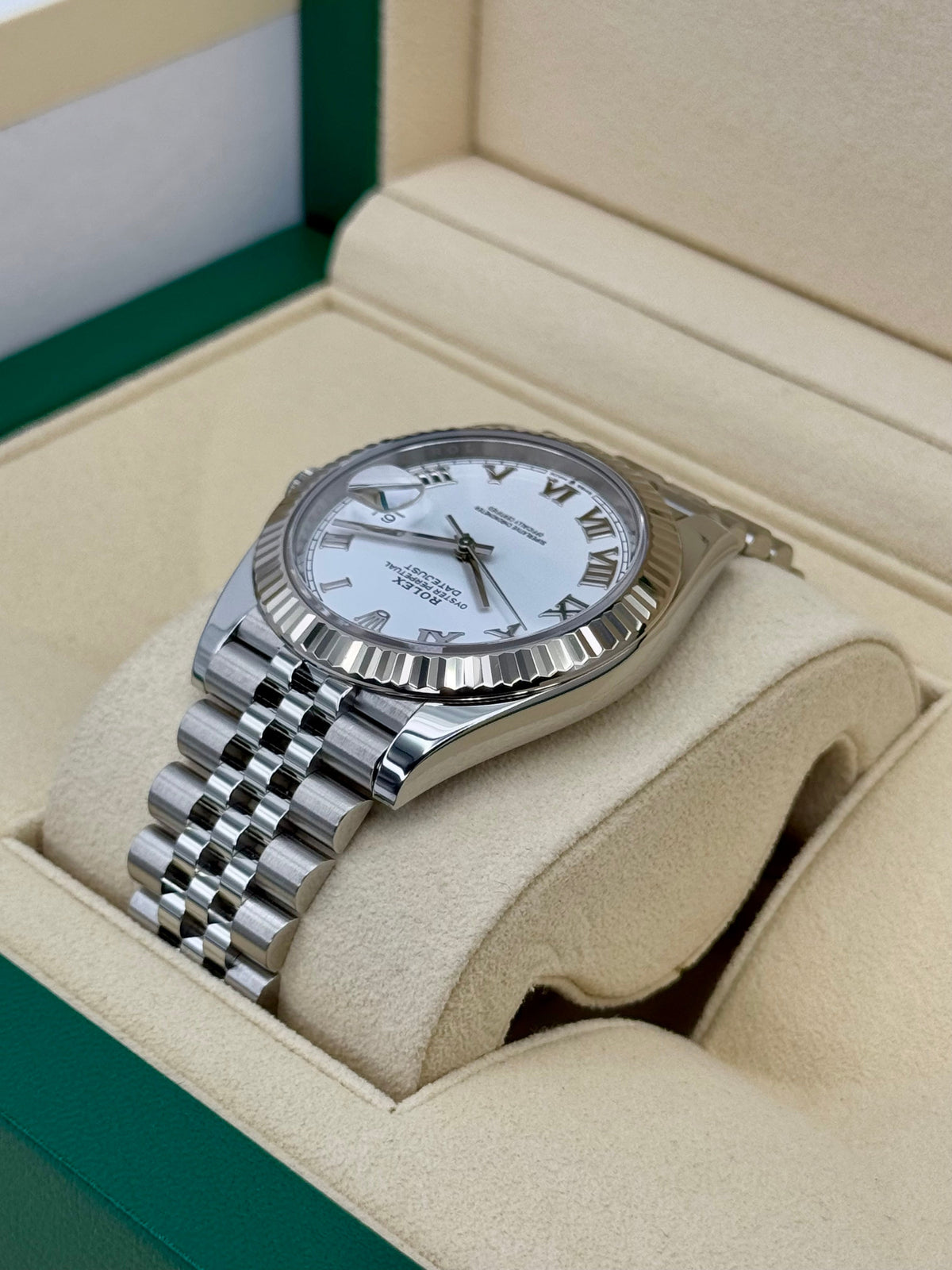 2022 Rolex Datejust 41mm 126334 Stainless Steel Jubilee White Dial