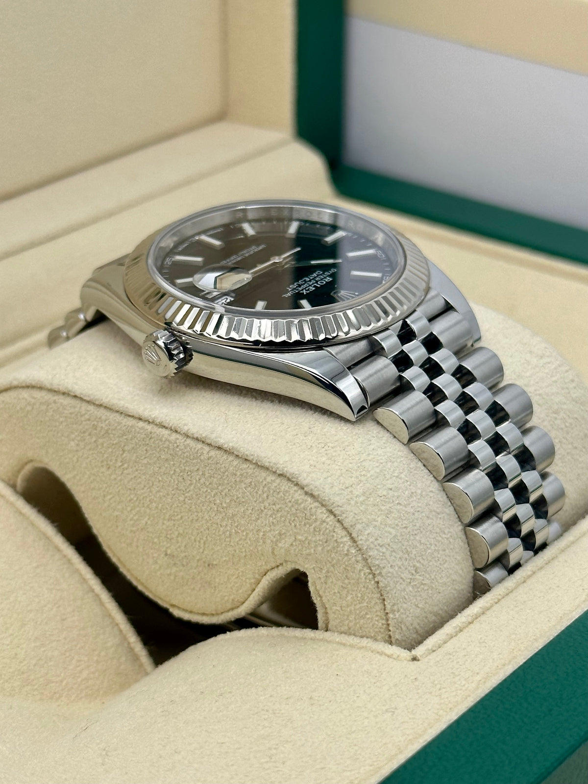 2021 Rolex Datejust 41mm 126334 Stainless Steel Jubilee Black Stick Dial