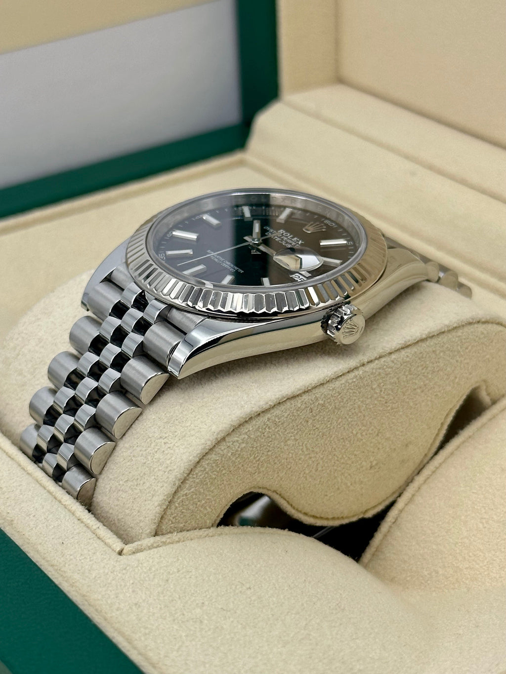 2021 Rolex Datejust 41mm 126334 Stainless Steel Jubilee Black Stick Dial