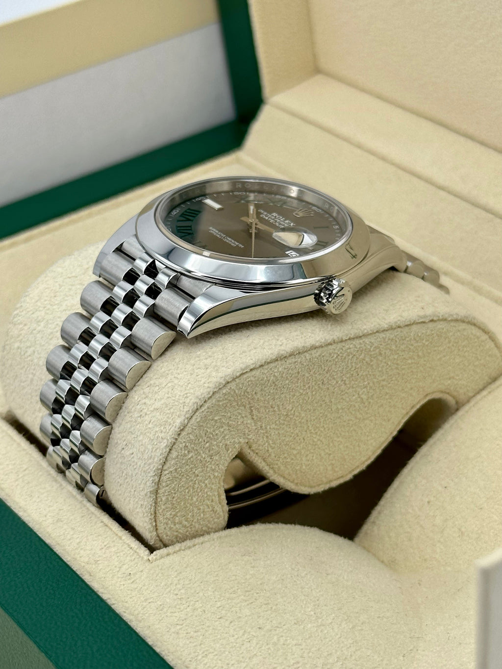 2022 Rolex Datejust 41mm 126300 Jubilee Wimbledon Dial