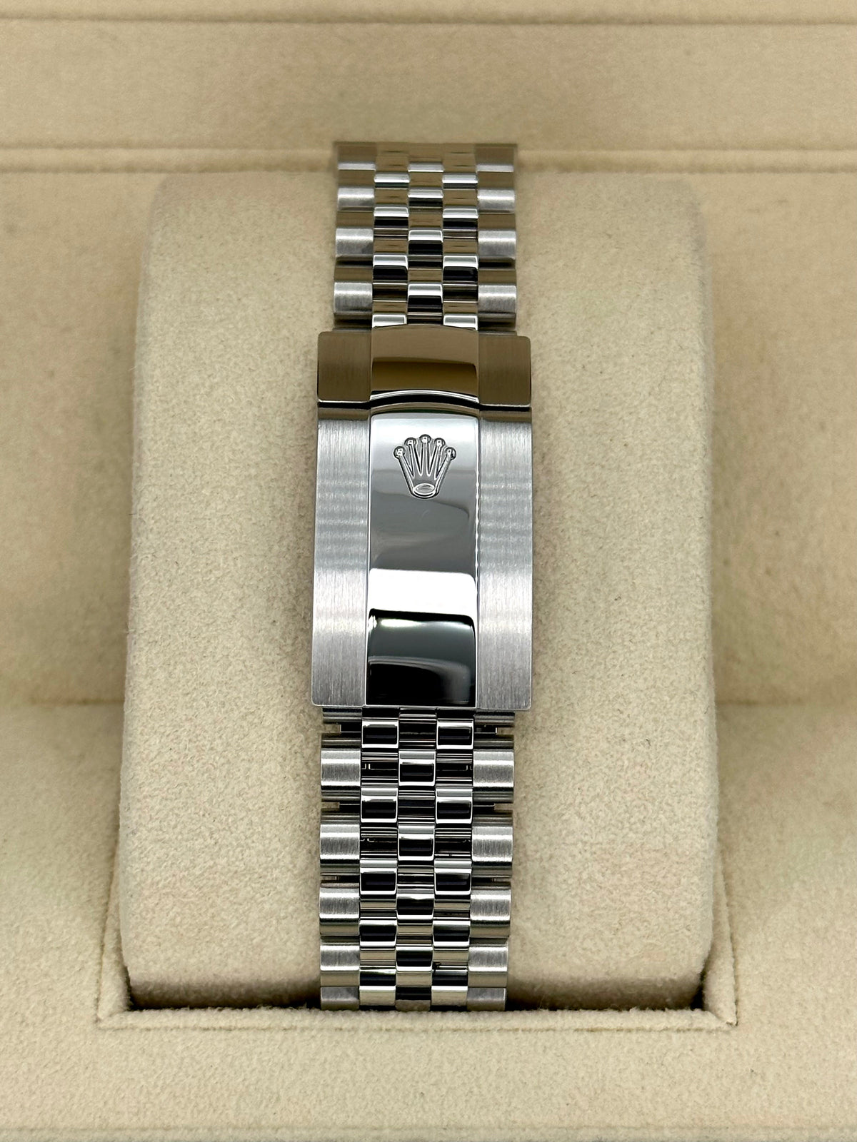 2022 Rolex Datejust 41mm 126300 Jubilee Wimbledon Dial