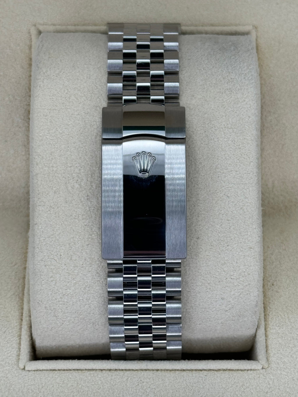 NEW 2023 Rolex Datejust 41mm 126334 Stainless Steel Jubilee Silver Dial