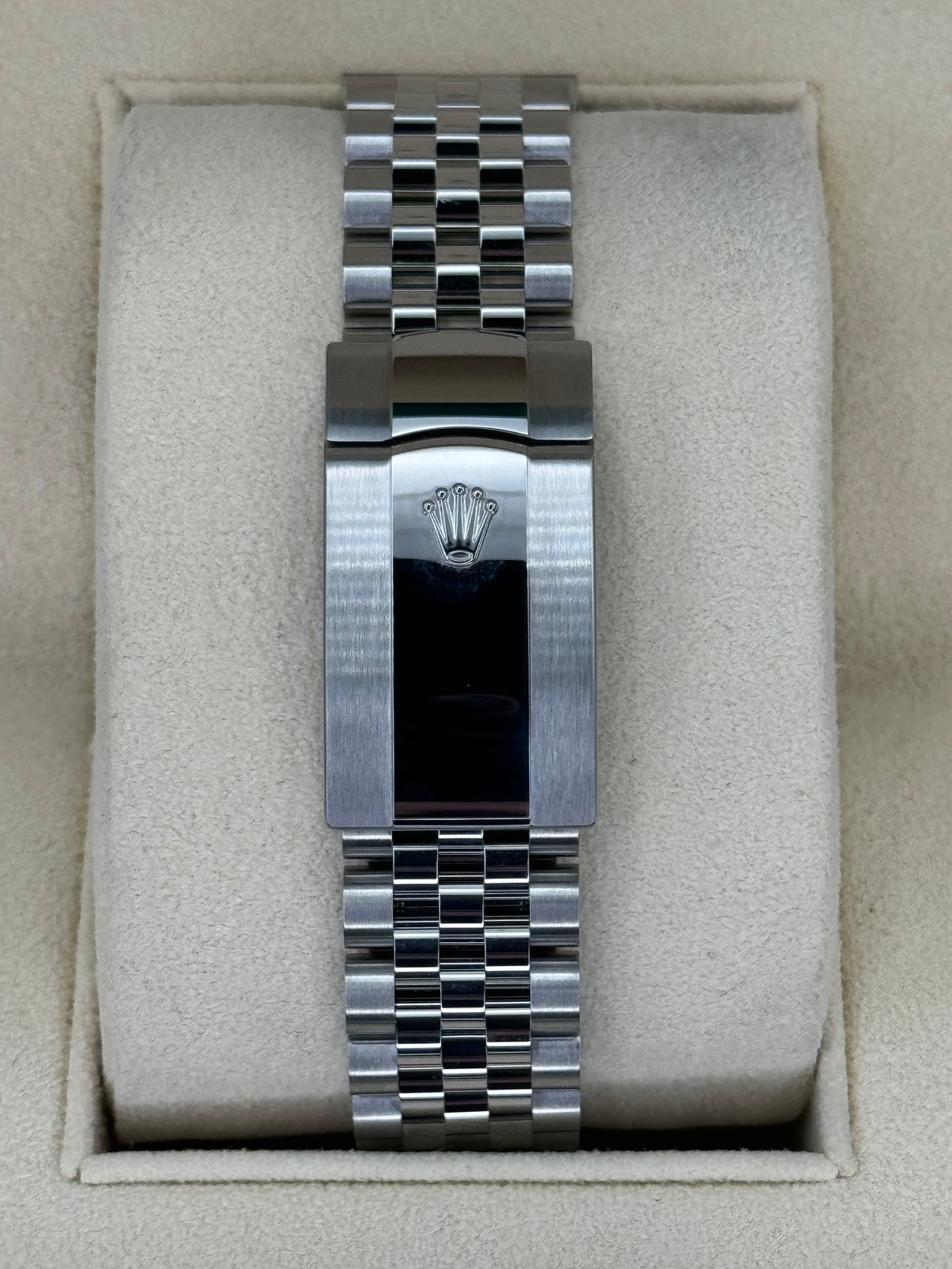 NEW 2023 Rolex Datejust 41mm 126334 Stainless Steel Jubilee Silver Dial
