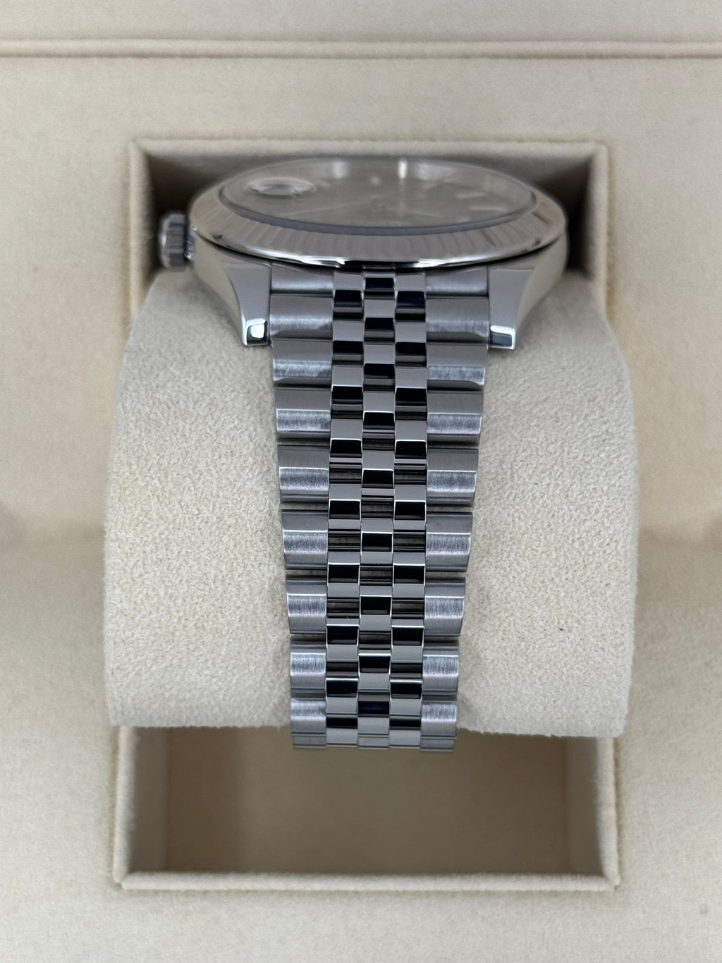 2017 Rolex Datejust 41mm 126334 Stainless Steel Jubilee Rhodium Dial