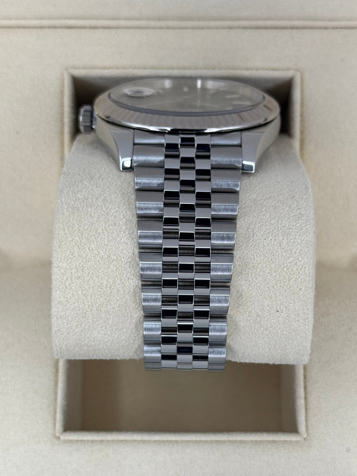 2017 Rolex Datejust 41mm 126334 Stainless Steel Jubilee Rhodium Dial