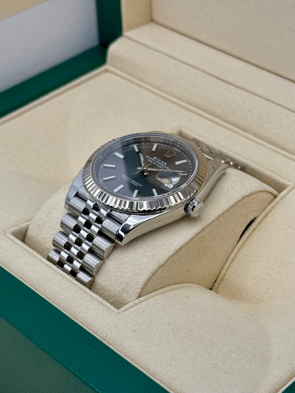 2017 Rolex Datejust 41mm 126334 Stainless Steel Jubilee Rhodium Dial
